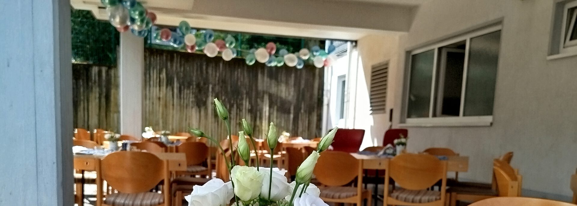 EISCAFÈ AM GEMEINDEHAUS